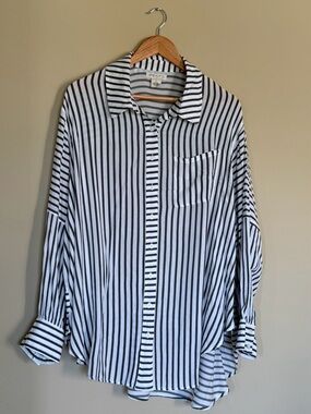 Festi Torrid White Gray Striped Rayon Button-Up Shirt Plus Size 1 1X EUC
